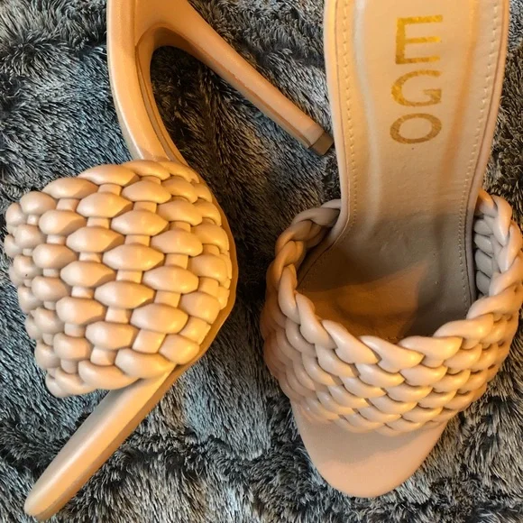 Nude heels - Picture 2 of 5